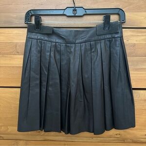 NWOT Alice + Olivia Box Pleat Leather Mini Skirt in Black